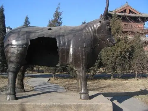 传闻逸事 5.传说:大同镇河铁牛