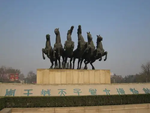 洛阳东周王城广场"周公营洛"大型群雕