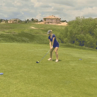 精通高尔夫的橘子们可以看看paige spiranac的挥杆动作.