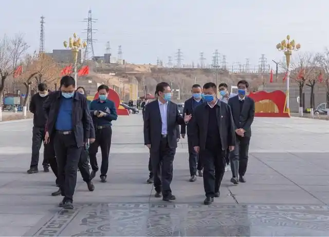 神木市委常委副市长孟向平到神木职业技术学院检查疫情防控工作