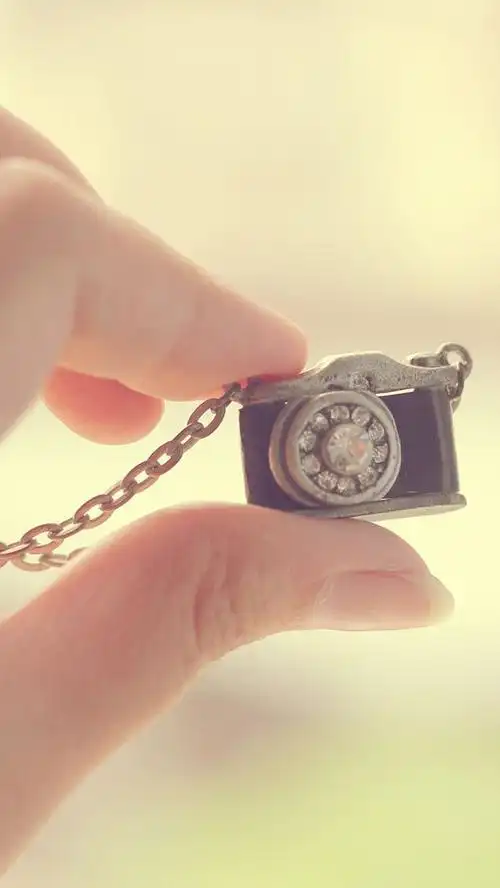 非主流指尖上的静物唯美图片iphone5s手机壁纸