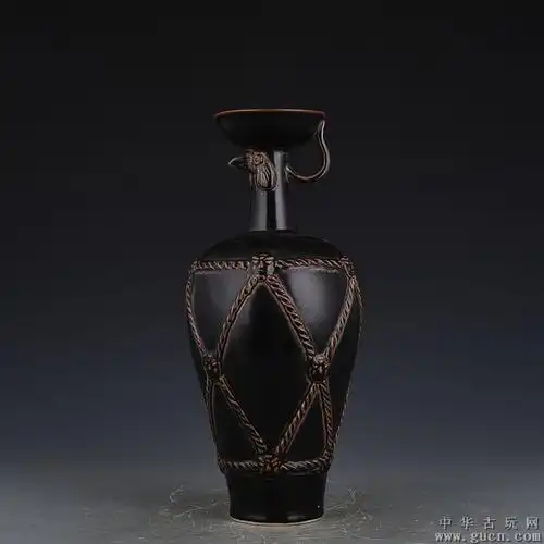 宋定窑黑釉黑定鸡首壶