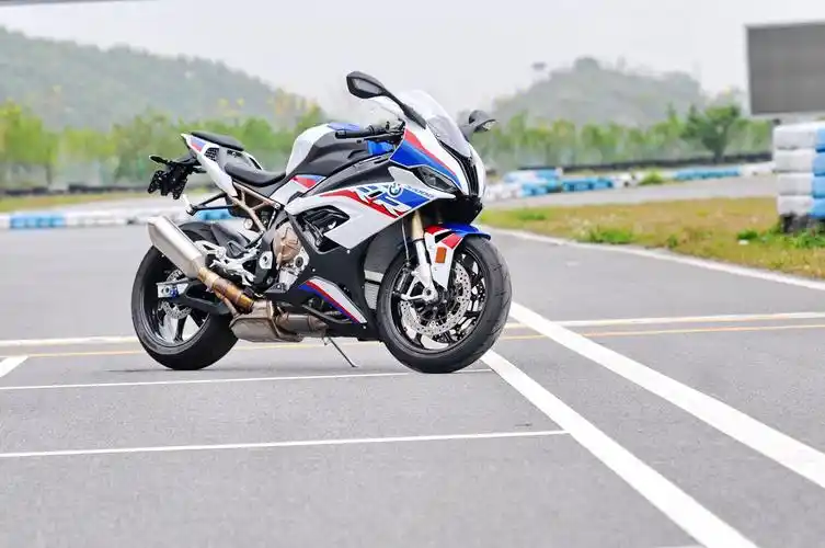 宝马摩托广东赛道试驾体验日s1000rr特写