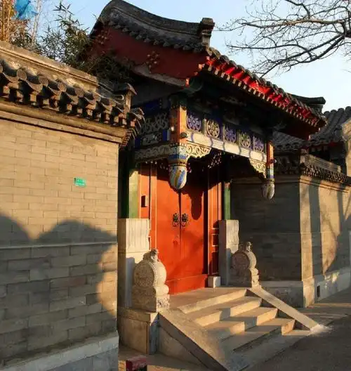 老北京四合院的门为什么都朝着东南方向?