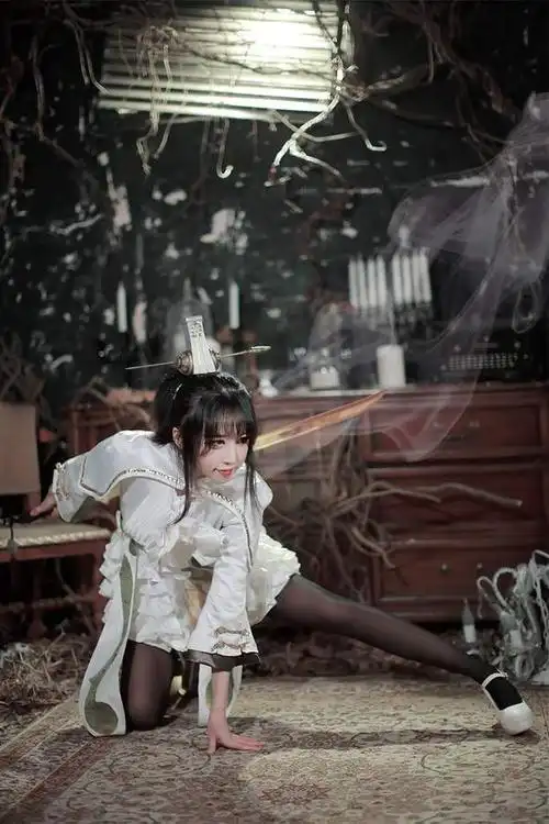 韩国tcsl小姐姐最新cos作品赏热裤大白腿刺客好诱人