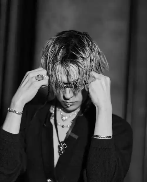 权志龙vogue封面大片