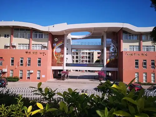 狮山镇狮山中心小学