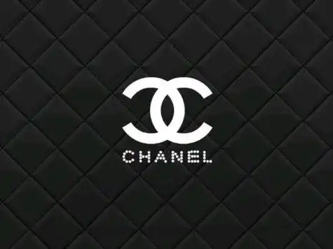 1,交叠的双c为什么是双c,这是香奈儿coco chanel的简称,将双c交叠在一