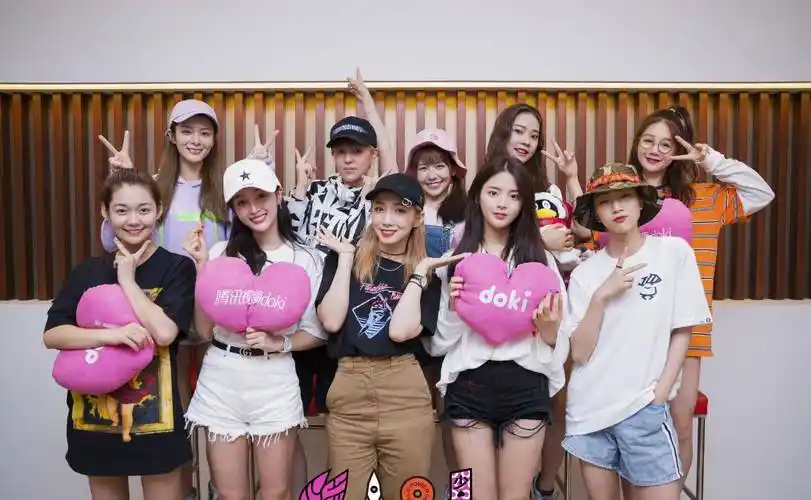 除了《咕》之外,火箭少女101的团综《横冲直撞20岁》第二季,之前也