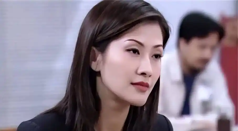 "跳水皇后"伏明霞:不顾父母反对嫁大26岁富商,她的婚姻幸福吗