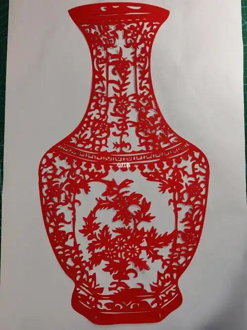 花瓶剪纸加关注送底稿