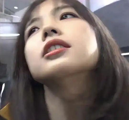 源自网络侵权删王冰冰头像