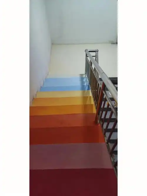 踢脚线应该刷什么颜色好呢