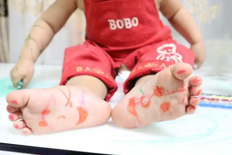 【晒脚丫】给脚丫画张笑脸撩动你的心