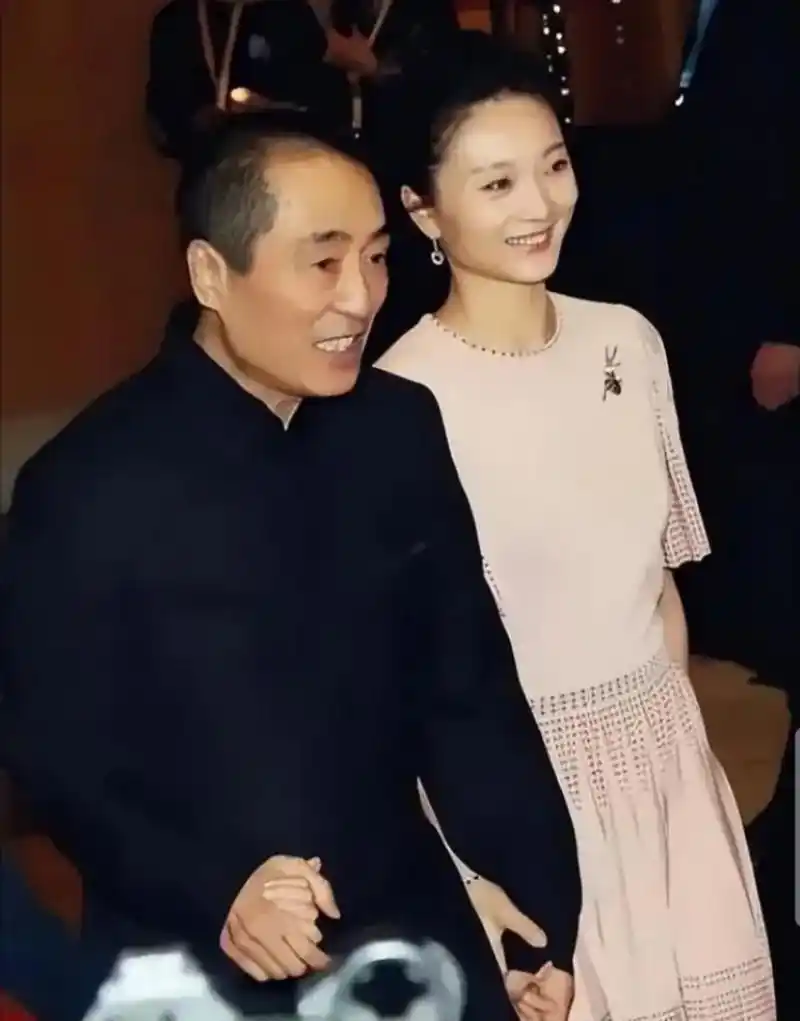 2000年,19岁的陈婷,给50岁的张艺谋打电话:"我怀孕了,怎么办?