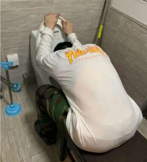 在酒桌上这一点也是让人很好奇的,为什么同样是喝醉,一个咋就那么难受