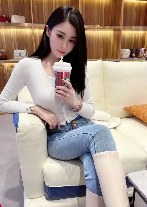 抖音fox严谨高清图片网红女主播fox严谨最新微博生活照片性感身材真好