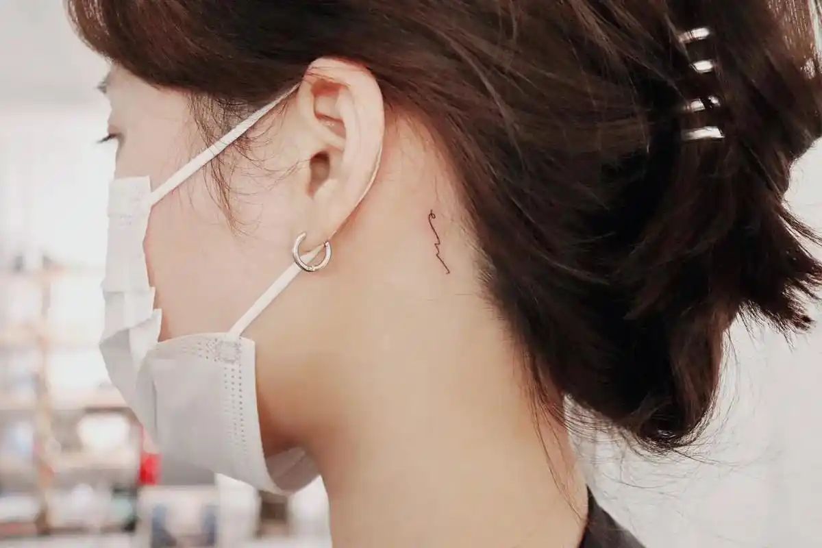 清新小字母.#纹身女孩 #纹身设计 #纹身 #纹身贴 #小清 - 抖音