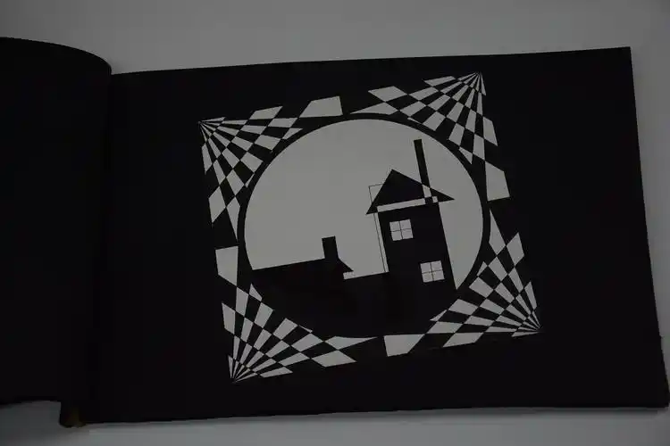 点线面结合构成.