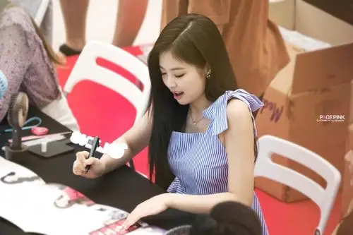 blackpink jennie - 堆糖,美图壁纸兴趣社区