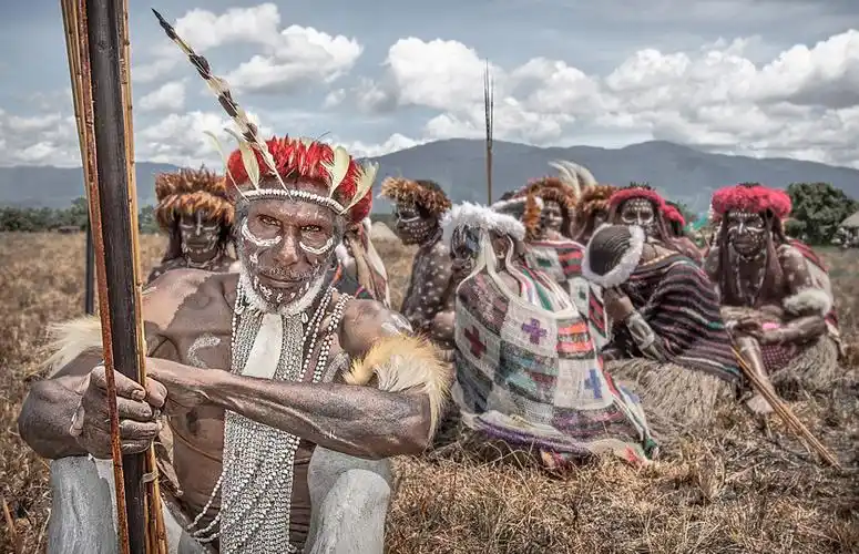 摄影师用镜头探寻印尼原始部落的生活( 02 / 25 )
