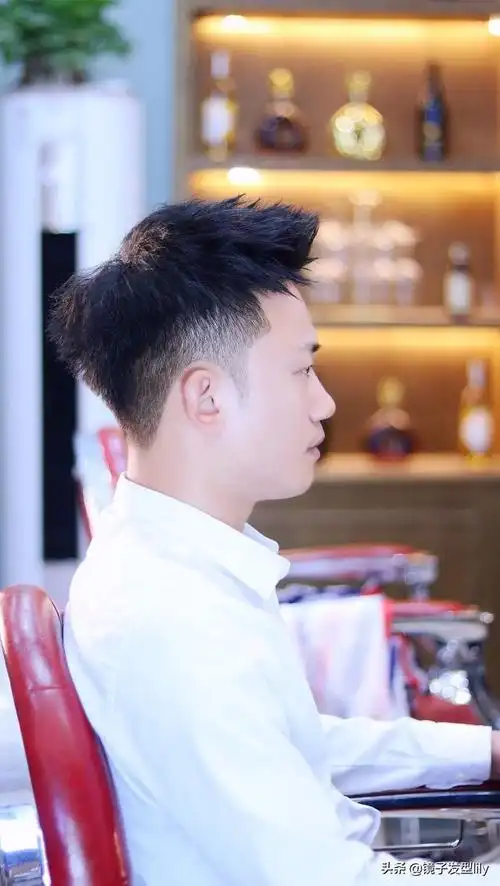 圆头发型图片男,圆头男生适合什么发型(最具人气男士发型来了)