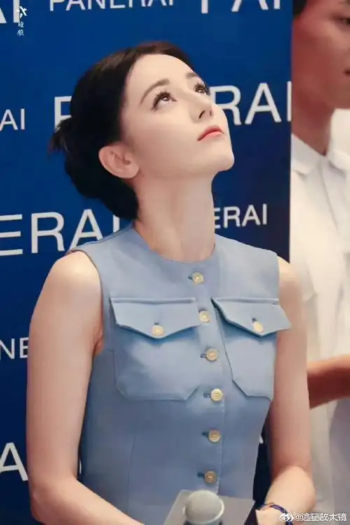 迪丽热巴赵露思虞书欣上身身材##内娱明星上身身材