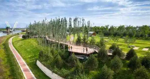 沣河(文教园段)湿地生态公园 / gvl怡境国际汉江市民公园天然游泳池