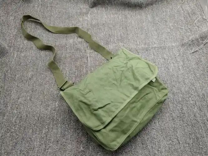 原品配发退役品87式军绿挎包帆布解放包雷锋单肩包退役纪念收藏品