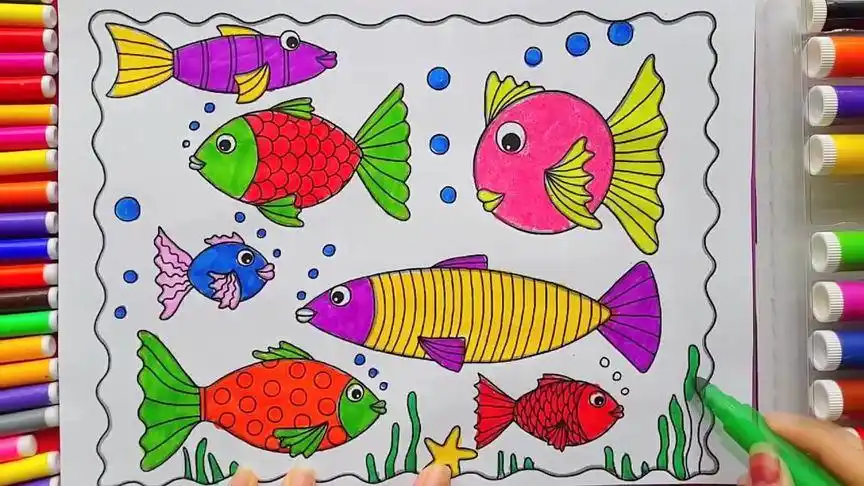 聪明的小朋友快来给各种各样的鱼涂上颜色吧