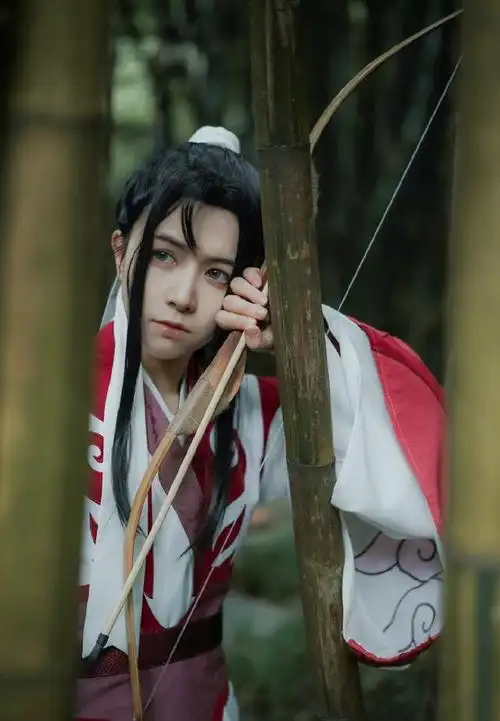 原创 魔道祖师:小哥哥cos白衣少年温宁,道友:这就是我们的小天使