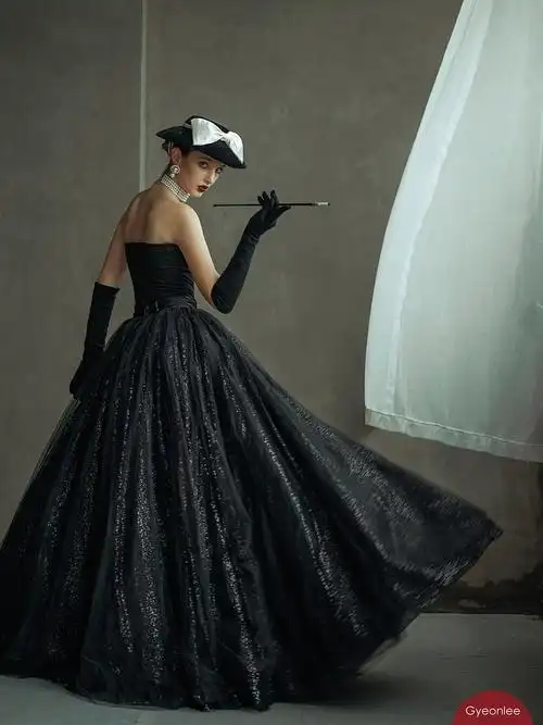 欧美复古黑色婚纱