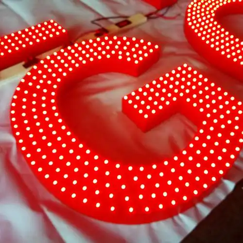 厂家订制穿孔字广告牌 led灯珠侧冲孔字 户外楼顶大字点阵发光字