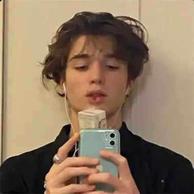 欧美男生头像ins风阳光帅气 成熟稳重的高级感欧美男头图集_男生头像_