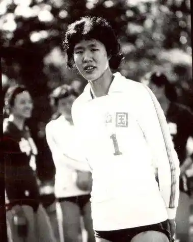 从"铁榔头"到"整容狂魔",64岁医美失败的郎平,近状令人唏嘘_训练_比赛