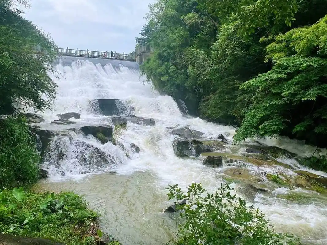 梅岭国家森林公园洪崖丹井景区
