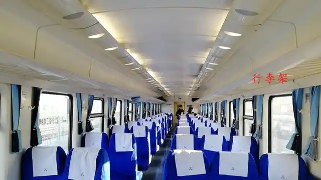 火车硬座行李箱放哪里,携带一个与身份匹配的行李箱,出行有面子