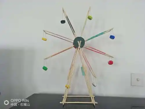 小班赵梓菡亲子科学小制作《摩天轮》