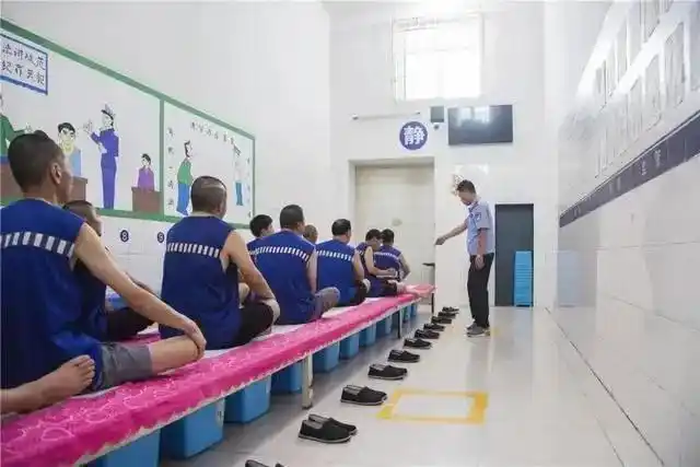 判刑后多久可以见家属判刑后关在看守所可以探视吗