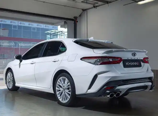 2022款丰田凯美瑞换代亮相15万搭载25引擎8at运动外观真酷