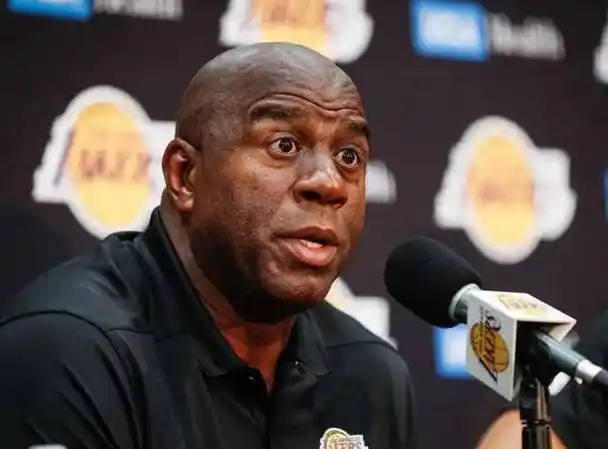 魔术师约翰逊之伟大:新秀赛季奇迹与传奇