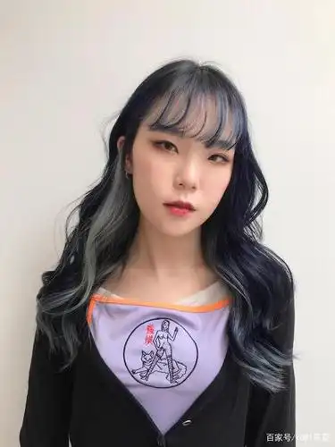 2020秋冬讨论度最高的浏海挑染发型!