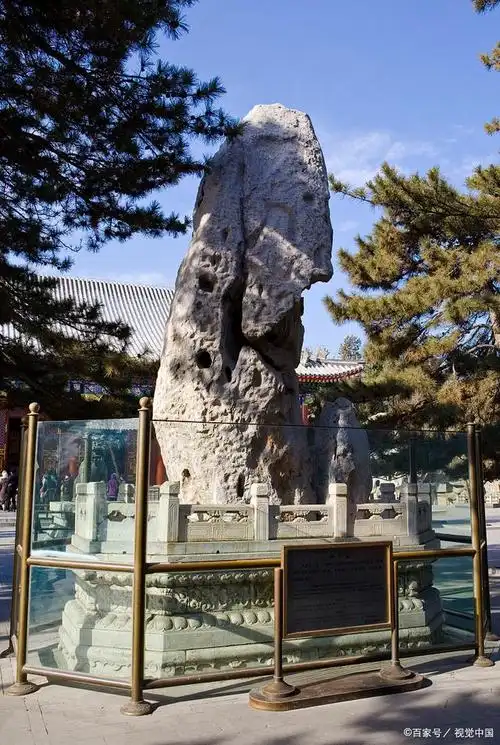 探索故宫御花园:三奇石背后的故事