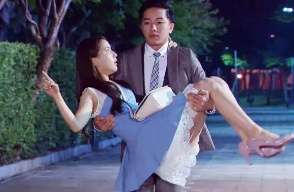 看了这么多电视剧中公主抱的镜头才发现我们原来被骗了这么久
