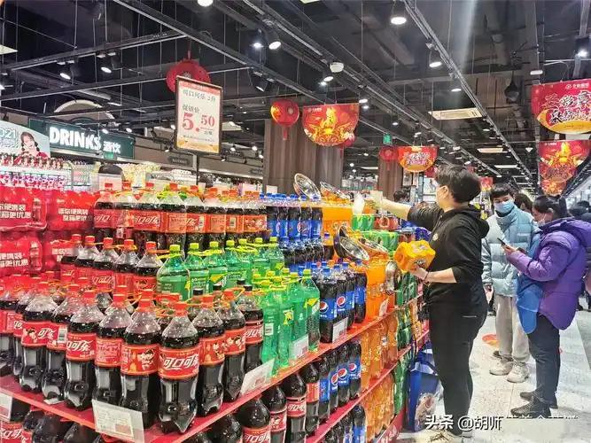 过年去超市购物,这4种食物尽量少买!超市老员工:我们从来不买_卤菜