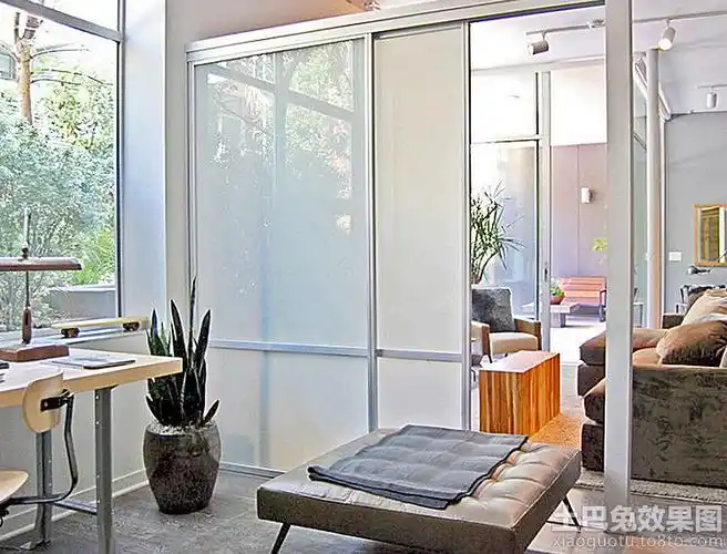 办公室玻璃隔断墙装修图片