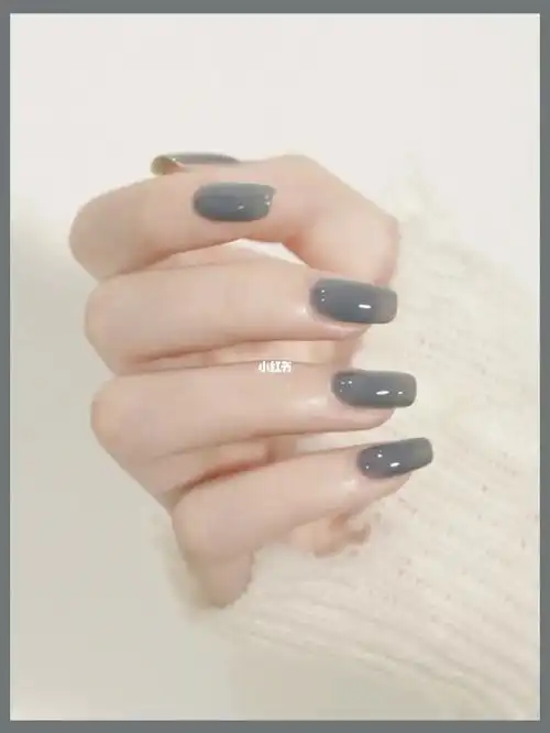 多瑙河纯色显白美甲