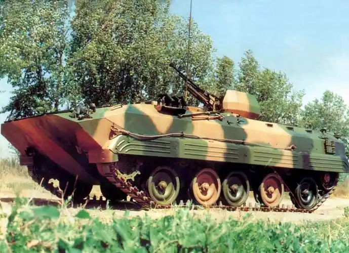 遥控武器站安排上了!国产新一代履带式装甲车族露面_腾讯新闻