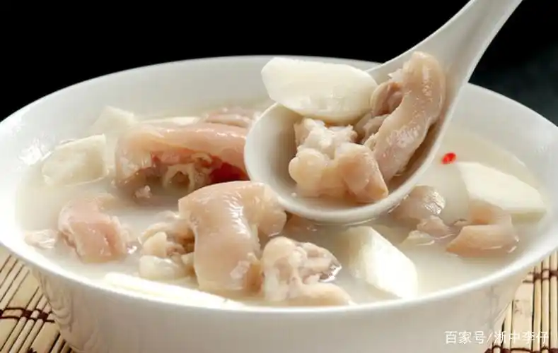 炖猪蹄牢记"3不放"的窍门,轻松炖出软烂q弹,浓香软糯