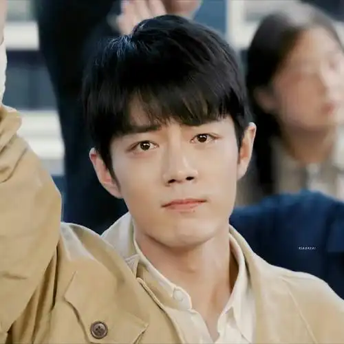 肖战秘密花园超话#肖战肖春生#xz#肖春生的视角#冰场上滑冰炫技,树荫